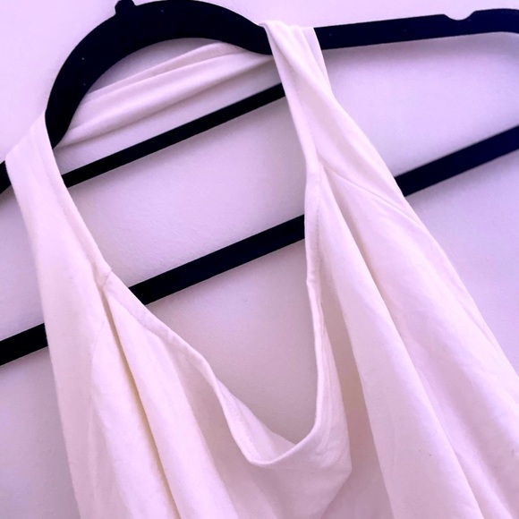 Elegant backless White Draped Dress - Picture 5 of 14